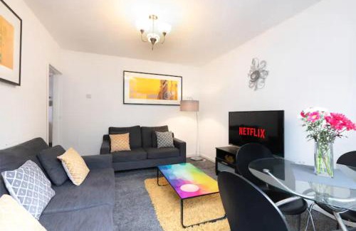 Stonnall House | Top-Rated Holiday Homes in Birmingham, UK for Your Stay