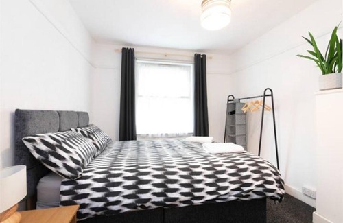 Stonnall House | Top-Rated Holiday Homes in Birmingham, UK for Your Stay