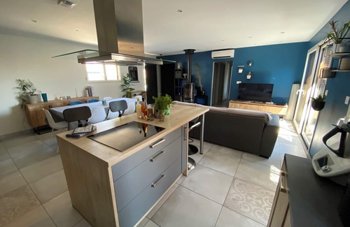 Aigaliers House | Ideal Family Retreat: 4-Bedroom House with Pool Near Uzès