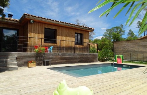 Aigaliers House | Ideal Family Retreat: 4-Bedroom House with Pool Near Uzès