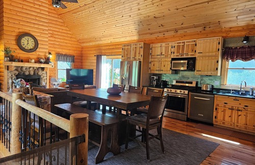 Adams Cabin | Relaxing 4 Bedroom Lodge with Heated Pool and Hot Tub