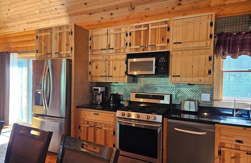 Adams Cabin | Relaxing 4 Bedroom Lodge with Heated Pool and Hot Tub