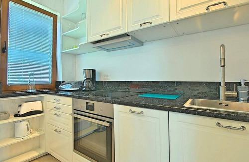 Nova Vas House | Exceptional 4 Bedroom Retreat in Brtonigla with Pool