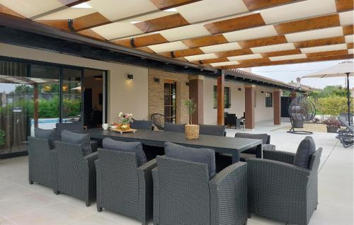 Sveta Nedelja House | Welcoming Home in Labin with Pool and WiFi Access