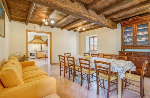 Arzeno House | Experience a Cozy Cottage Retreat with Pet-Friendly Amenities