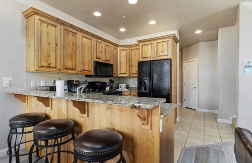 Ogden Condo | Relaxing 4 Bedroom Retreat in Huntsville Near Snowbasin