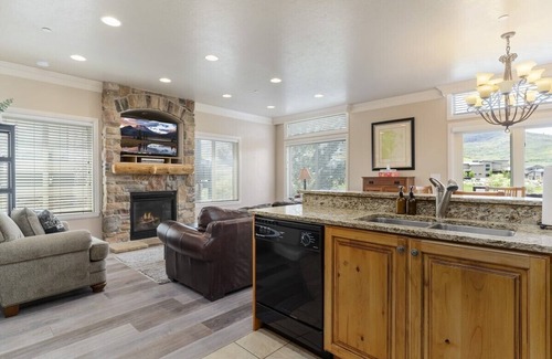Ogden Condo | Relaxing 4 Bedroom Retreat in Huntsville Near Snowbasin