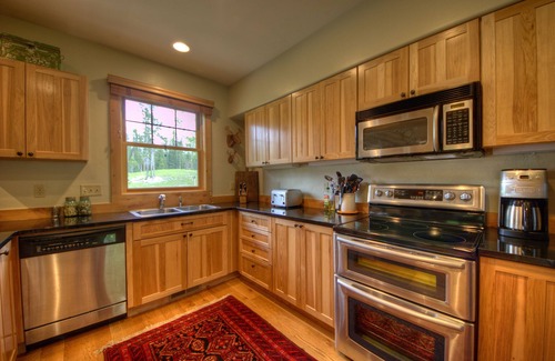 Powder Ridge House | Top-Rated Powder Ridge Cabin with Hot Tub & Ski Access
