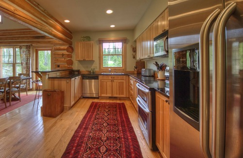 Powder Ridge House | Top-Rated Powder Ridge Cabin with Hot Tub & Ski Access