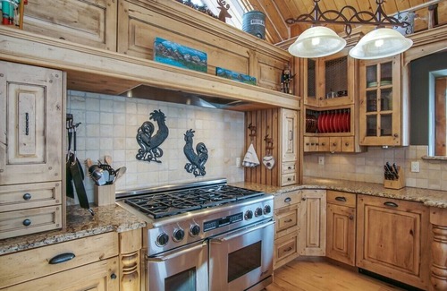 Huntsville Cabin | Cozy 4 Bedroom Mountain Cabin in Huntsville, Utah