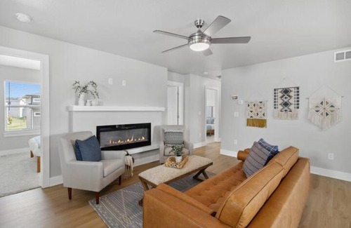 Grimes House | Family-Friendly New Home with 4 Bedrooms in Grimes