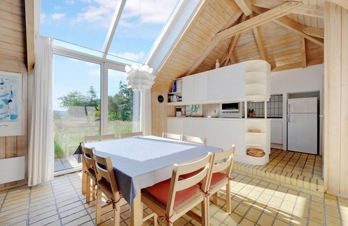 Slette Strand House | Cozy 4-Bedroom Retreat with Ocean Views in Fjerritslev
