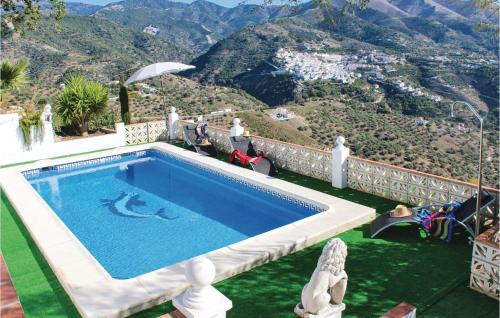 Canillas de Albaida House | Beautiful 4 Bedroom Home in Árchez with Pool and Hot Tub