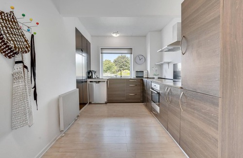 Hemmet House | Family-Friendly 4 Bedroom Stay with Oceanfront Views