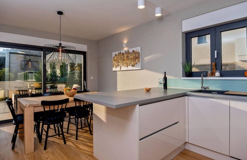 Razanj House | Relaxing 4 Bedroom Accommodation with Oceanfront Views