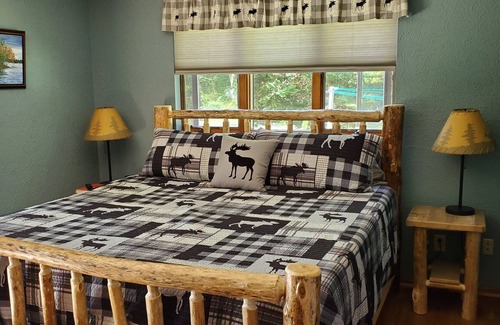 Hayward House | Ideal 4 Bedroom Retreat on Lac Courte Oreilles Lake