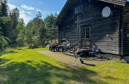 Fegen House | Relaxing Cottage Near Kvarnsjön Lake with Spa & Breakfast