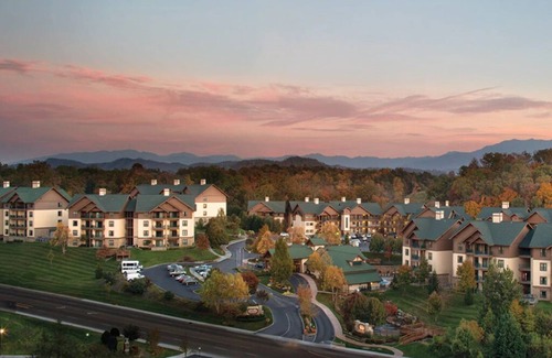 Sevierville Condo | Spacious 4 Bedroom Suite with Full Kitchen in Smoky Mountains