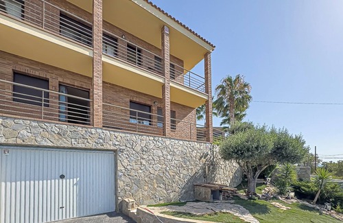 Canyelles House | Elegant House with Private Pool and Spa - Perfect Getaway