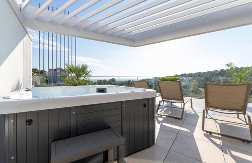 Susica House | Unforgettable Vacation Home with Ocean View & Private Pool