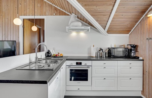 Strøby Egede House | Seaside Cottage with Breathtaking Views and Pet-Friendly Perks