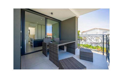 Murter House | 4 Bedroom Stunning Home In Murter