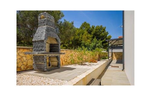 Murter House | 4 Bedroom Stunning Home In Murter