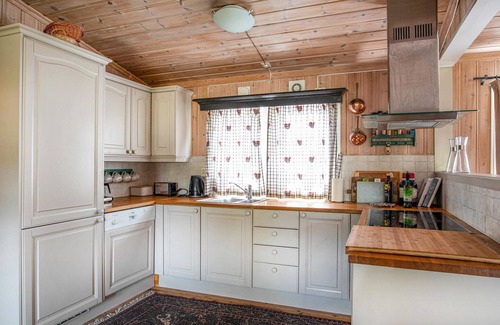 yer House | Cozy Cabin Retreat Near Scenic Hafjell Attractions