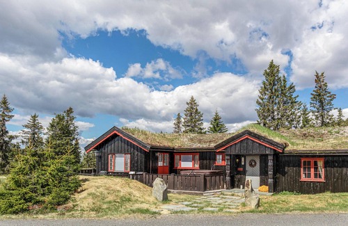 yer House | Cozy Cabin Retreat Near Scenic Hafjell Attractions