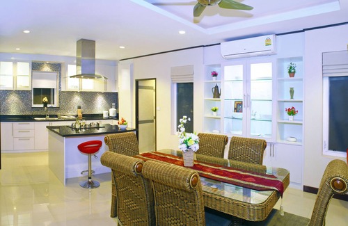 Bophut Villa | Experience Oceanfront Bliss with Scenic Sea and Mountain Views