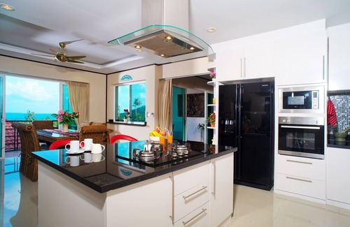 Bophut Villa | Experience Oceanfront Bliss with Scenic Sea and Mountain Views