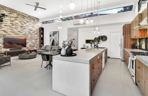 Middle Cove House | Stylish 4-Bedroom House with Pool Near Beautiful Park
