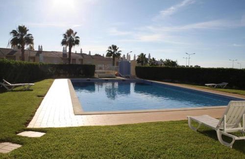 Vale de Parra Villa | Elegant 4 Bedroom Townhouse in Vale de Parra Near Gale