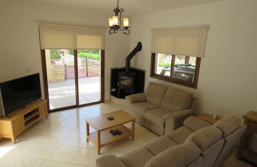 Marathounta Villa | Family-Friendly 4 Bedroom Villa with Inviting Courtyard