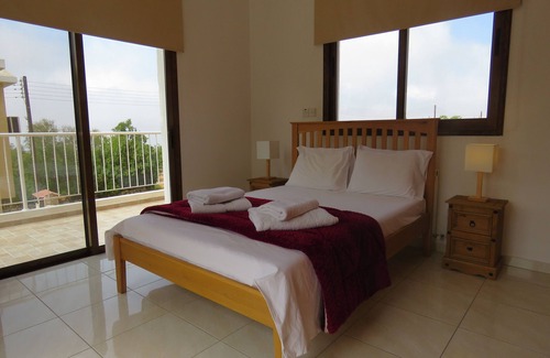Marathounta Villa | Family-Friendly 4 Bedroom Villa with Inviting Courtyard