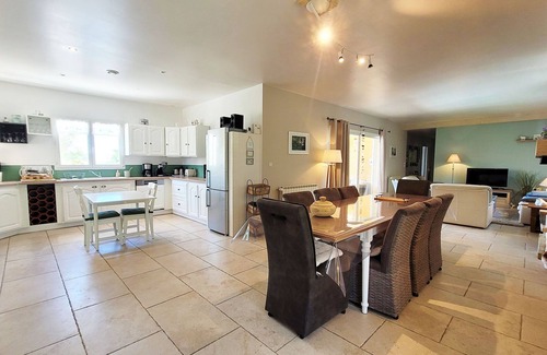 Saumane House | Stunning 4-Bedroom Villa with Pool & Countryside Views