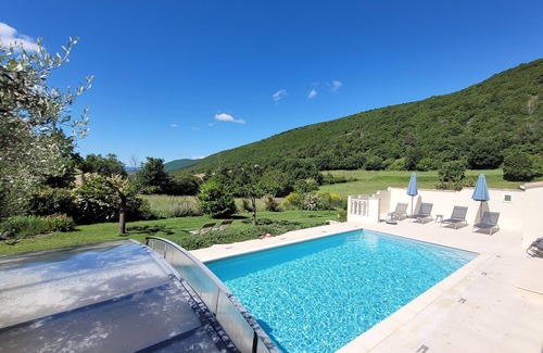 Saumane House | Stunning 4-Bedroom Villa with Pool & Countryside Views