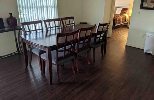 Inverness House | Family-Friendly 4-Bedroom Villa with Free Solar Pool Heating