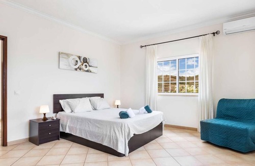 Silves Villa | 4-bedroom villa with a big pool in countryside