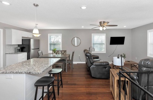 Huntsville House | 4 Bedroom w/Dedicated Workspace