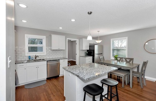Huntsville House | 4 Bedroom w/Dedicated Workspace