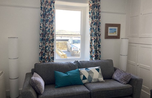New Quay House | Beachfront 4 Bedroom Cottage with Stunning Dolphin Views
