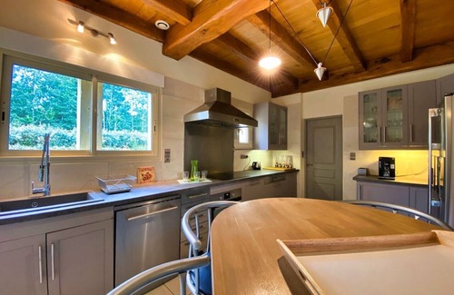 Saint-Genies House | Inviting 4-Bedroom House with Scenic Countryside Views