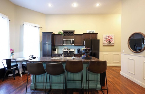 Walnut Street House | Elegant Historical Home in Springfield, MO - 9.8/10 Rated