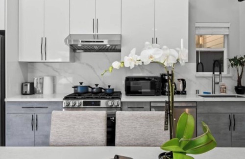 Ingleside House | 4 bedrooms + 3 bathrooms