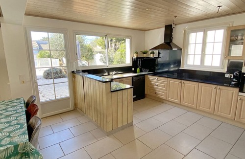 Sainte-Marie-de-Re Apartment | Top-Rated MORANDE Holiday Home with Private Pool & Spa