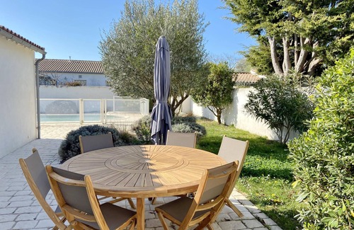 Sainte-Marie-de-Re Apartment | Top-Rated MORANDE Holiday Home with Private Pool & Spa