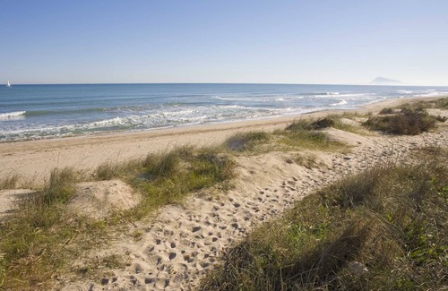 Platja de Piles Apartment | Ideal 4-Bedroom Beachfront Apartment with Ocean View