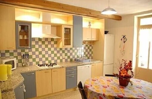 Evenos Cottage | Spacious Family Cottage with Ocean View & Pool Amenities