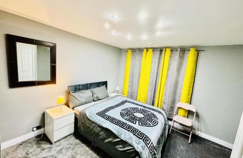 Iverley House | 4 bedrooms Full house Stourbridge Birmingham